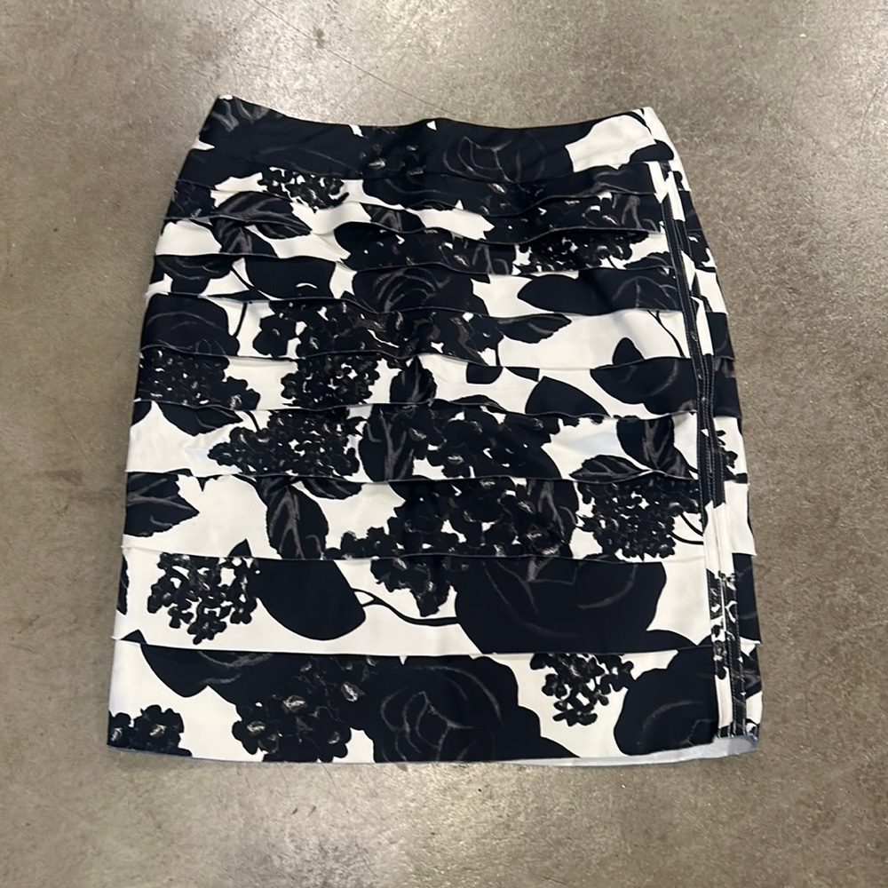 WHITE HOUSE BLACK MARKET Ruffled Pencil Skirt